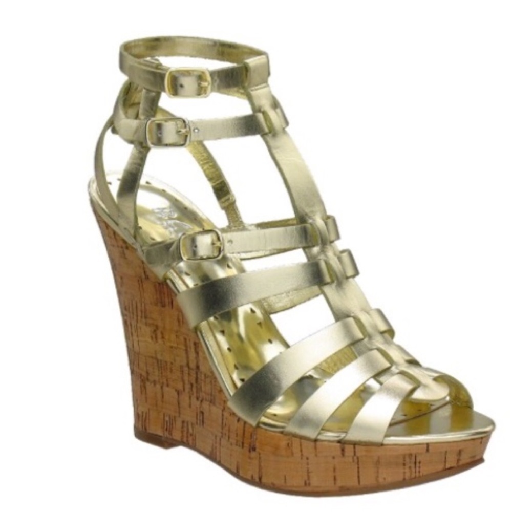 🔴HP🎉🔴BCBG PARIS GLENDA GOLD METALLIC SHOES🔴🔴
